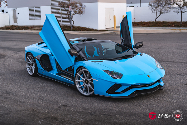 Фото дисков Vossen EVO-2R Глянцевый лак на Lamborghini Aventador