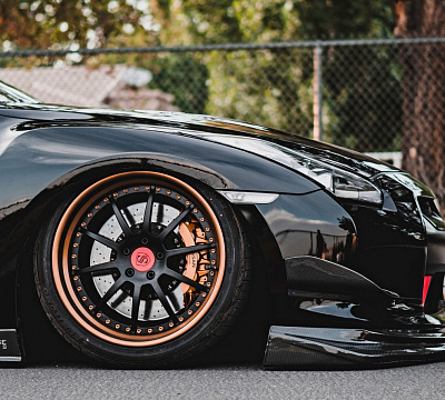 Фото дисков Strasse Wheels R10 Performance на Nissan GT-R