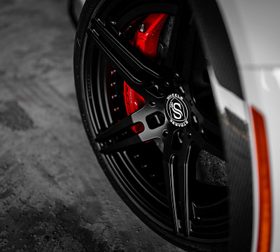 Фото дисков Strasse Wheels SP5R Deep Concave Duoblock на Chevrolet Corvette C7