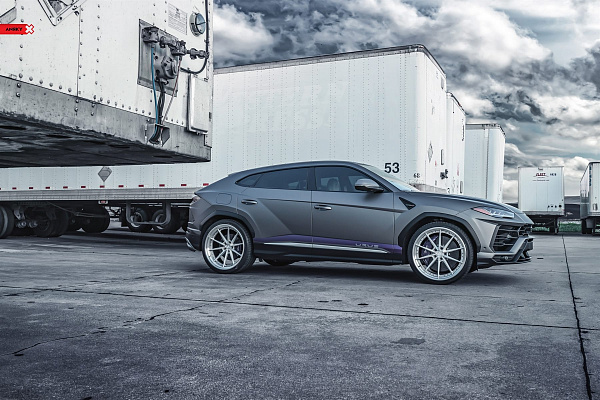 Фото дисков Anrky AN38 Сатиновый лак на Lamborghini Urus