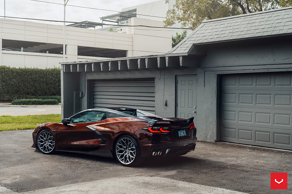Фото дисков Vossen HF-2 Сатиновый графит на Chevrolet Corvette C8