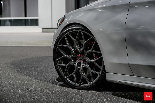Фото дисков Vossen HF-2 Сатиновый графит на Mercedes-Benz C-Class (W205)