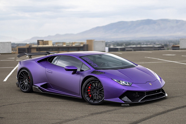 Фото дисков Strasse Wheels SV15T Deep Concave FS Черный матовый на Lamborghini Huracan