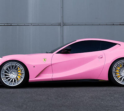 Фото дисков Radi8 R801 2-Piece на Ferrari 812