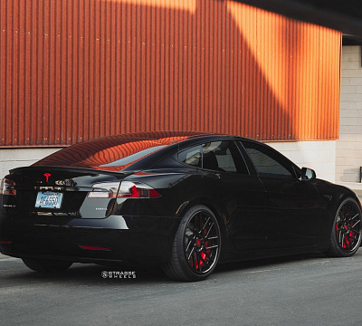 Фото дисков Strasse Wheels SM7T Deep Concave на Tesla Model S