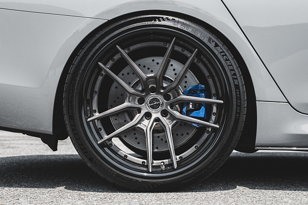 Фото дисков Brixton Forged VL1 Сатиновый темный лак на BMW 5/M5 (G30/F90)