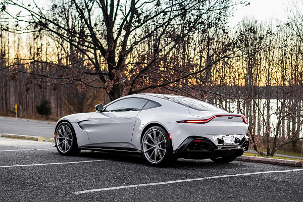 Aston Martin Vantage