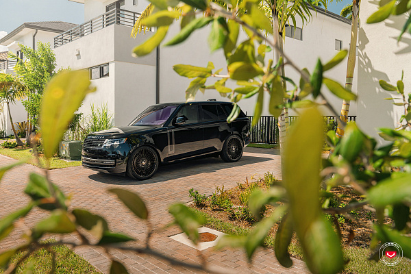 Фото дисков Vossen S17-16 Черный глянец на Range Rover V