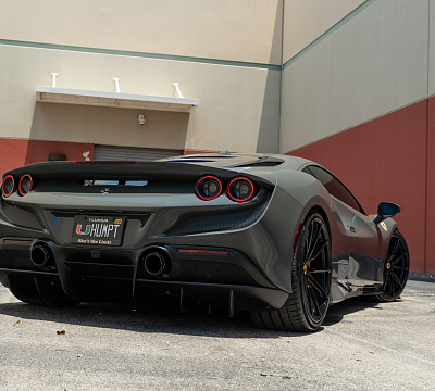 Фото дисков HRE P104SC на Ferrari F8