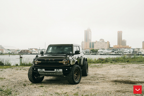 Фото дисков Vossen HFX-1 (6-Lug) Сатиновое темное золото на Ford Bronco