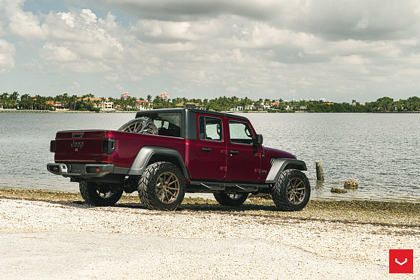 Фото дисков Vossen HF-3 Сатиновая бронза на Jeep Gladiator II (JT)