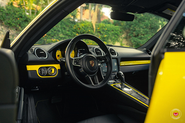 Фото дисков Vossen CG-210 Сатиновый графит на Porsche Cayman III