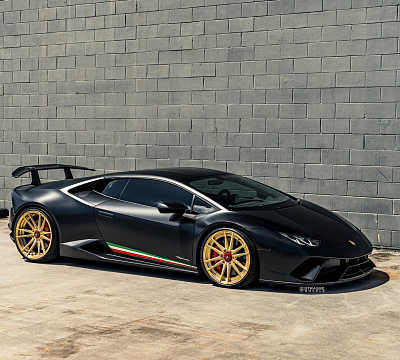 Фото дисков Strasse Wheels SV12 Deep Concave Duoblock на Lamborghini Huracan