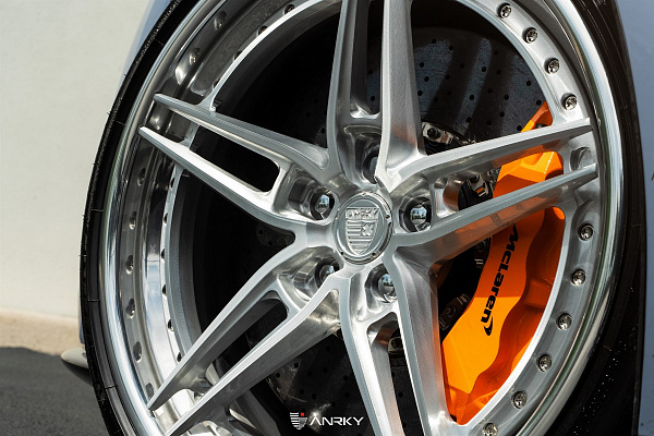 Фото дисков Anrky AN37 Глянцевый лак на McLaren 570S