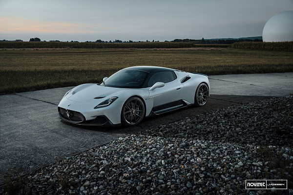 Фото дисков NOVITEC NF10 Черный глянец на Maserati MC20