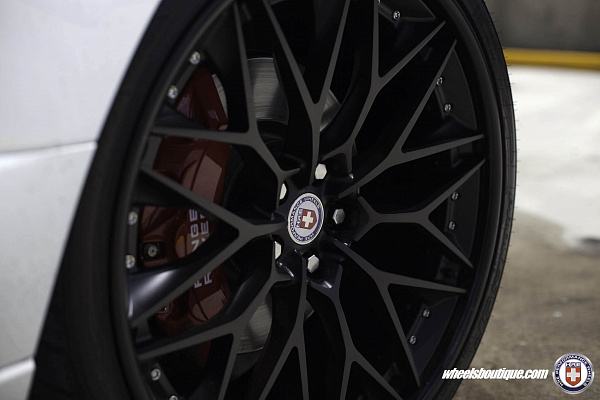 Фото дисков HRE S200 Черный сатин на Range Rover IV