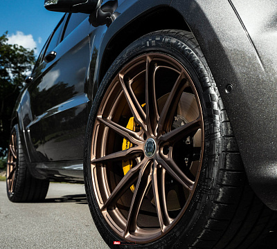 Фото дисков HRE P104SC на Jeep Grand Cherokee IV