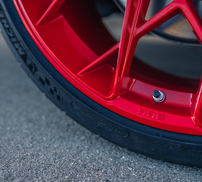 Фото дисков HRE FF10 на Tesla Model 3