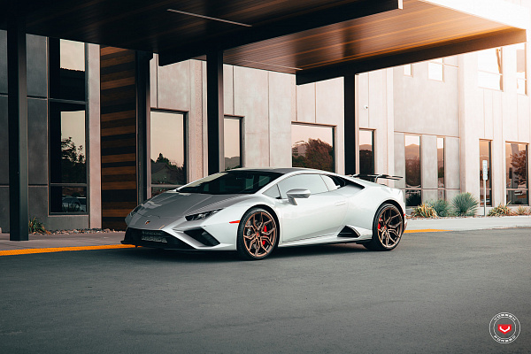 Фото дисков Vossen EVO-3R Сатиновая бронза на Lamborghini Huracan