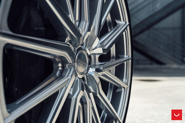 Фото дисков Vossen HF-4T Серебро на Lexus LS IV