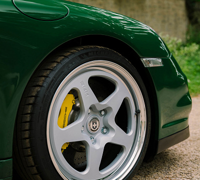 Фото дисков HRE 527 на Porsche 911 VI