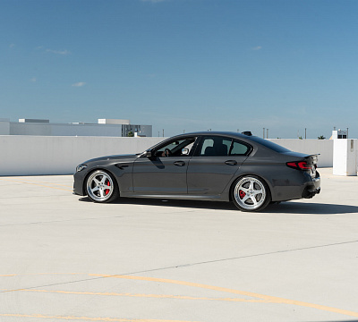 Фото дисков HRE 305 на BMW 5/M5 (G30/F90)