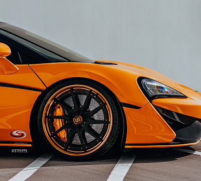 Фото дисков Strasse Wheels SV10T Deep Concave FS на McLaren 570S