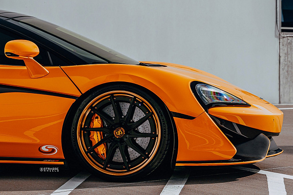 Фото дисков Strasse Wheels SV10T Deep Concave FS Черный сатин на McLaren 570S