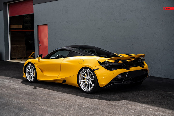 Фото дисков Anrky AN38 Глянцевый лак на McLaren 720S