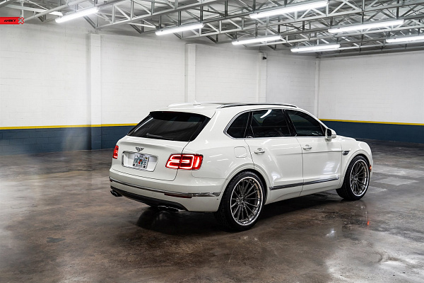 Фото дисков Anrky AN39 Глянцевый темный лак на Bentley Bentayga