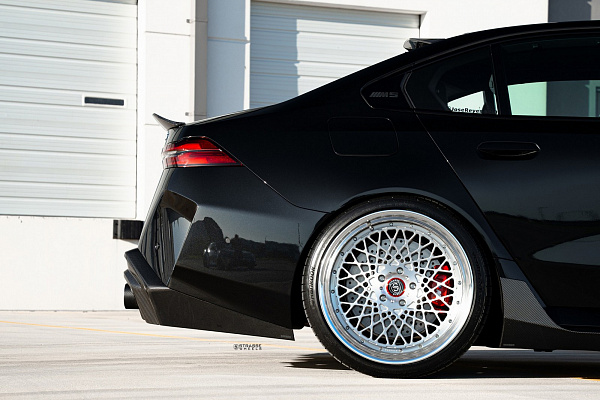 Фото дисков Strasse Wheels SC20 Track Глянцевый лак на BMW 5/M5 (G60/G90)