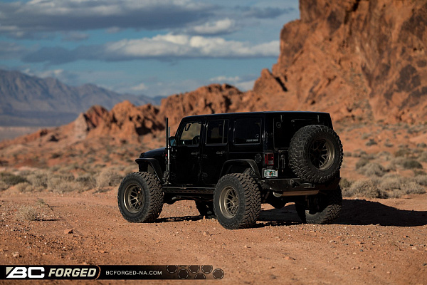 Фото дисков BC Forged LE72 // MLE72 Сатиновая бронза на Jeep Wrangler III (JK)