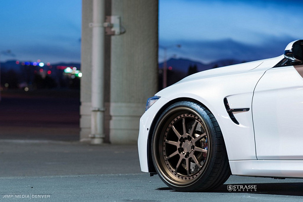 Фото дисков Strasse Wheels R10 Competition Сатиновая темная бронза на BMW 3/M3 (F3x/F80)