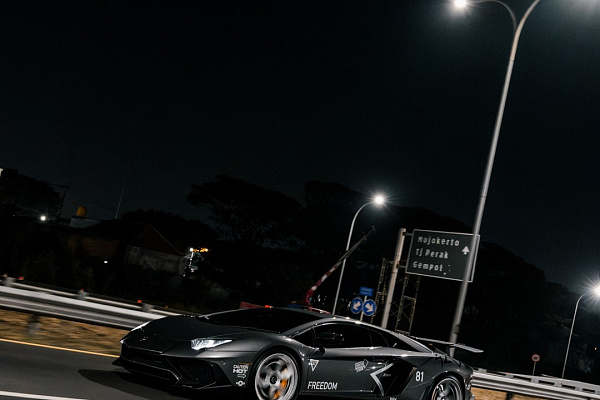 Фото дисков Brixton Forged NC01-R Серебро на Lamborghini Aventador