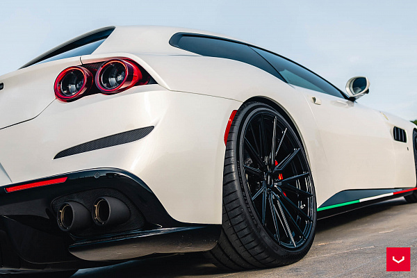 Фото дисков Vossen HF-4T Черный глянец на Ferrari GTC4Lusso