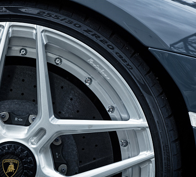 Фото дисков Brixton Forged WR7 на Lamborghini Aventador