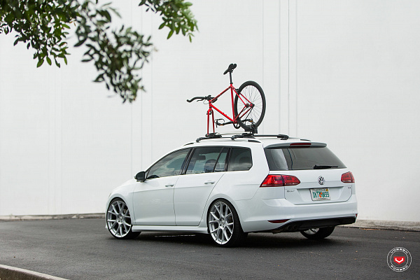 Фото дисков Vossen VFS-6 Серебро на Volkswagen Golf VII
