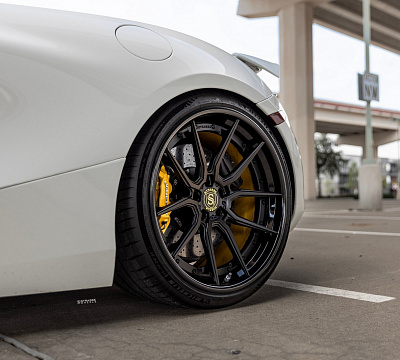 Фото дисков Strasse Wheels SV5 Deep Concave FS на McLaren 720S