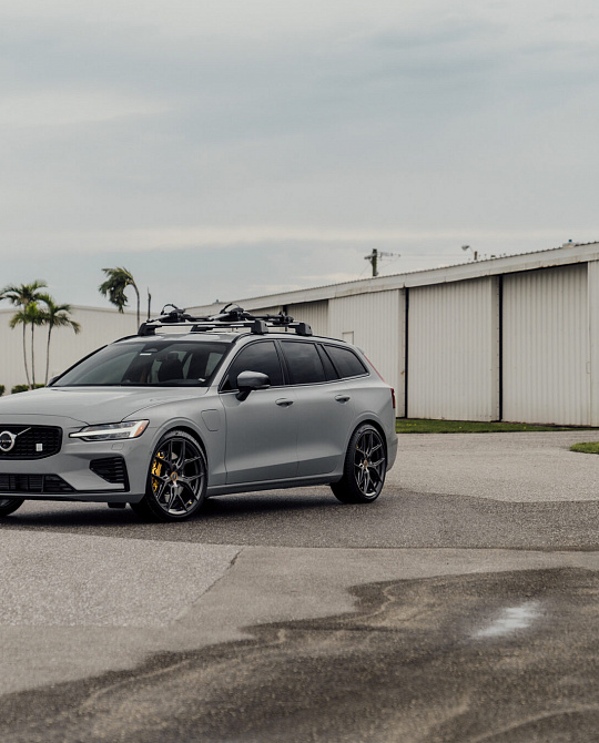 Фото дисков HF-5 Сатиновый графит на Volvo V60 II