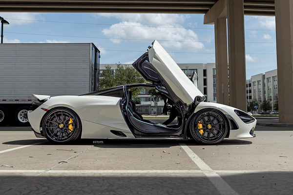 Фото дисков Strasse Wheels SV5 Deep Concave FS Черный сатин на McLaren 720S