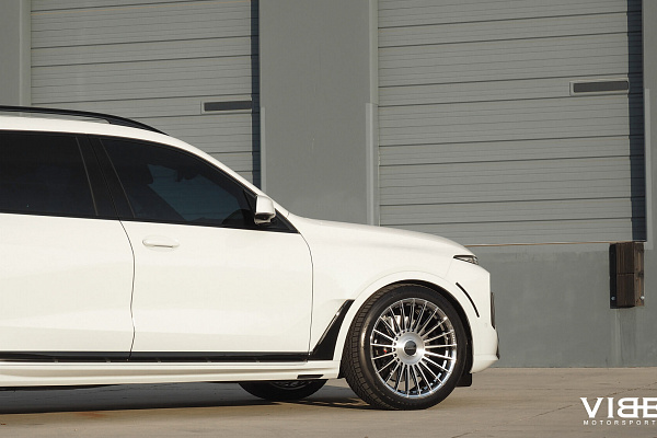 Фото дисков Vossen HF-8 Глянцевый лак на BMW X7 (G07)