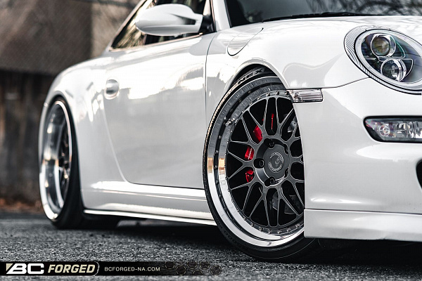 Фото дисков BC Forged LE81 // MLE81 Глянцевый графит на Porsche 911 VI