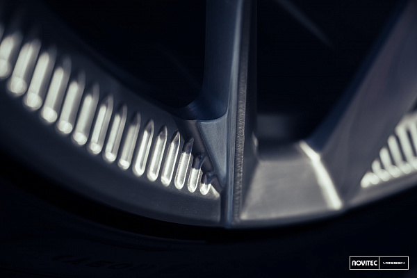 Фото дисков NOVITEC NL5 Глянцевый лак на Lamborghini Urus