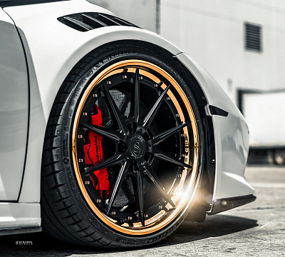 Фото дисков Strasse Wheels SV10 Deep Concave FS на Lamborghini Huracan