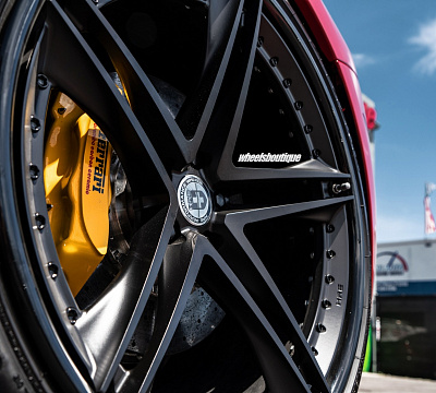 Фото дисков HRE S207 на Ferrari 458