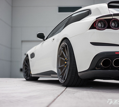 Фото дисков Vossen M-X2 на Ferrari GTC4Lusso