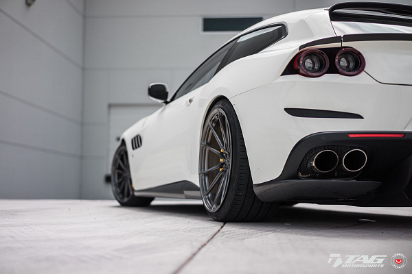 Фото дисков Vossen M-X2 Сатиновый темный лак на Ferrari GTC4Lusso