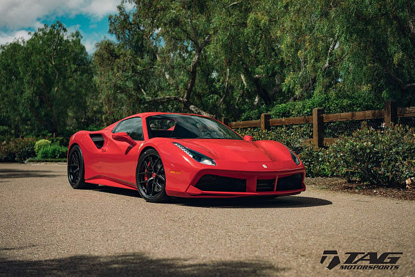 Фото дисков HRE R101 Lightweight Черный сатин на Ferrari 488