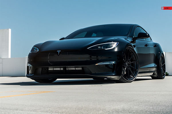 Фото дисков Anrky AN28 Черный глянец на Tesla Model S