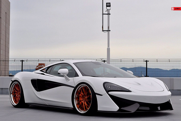McLaren 570S